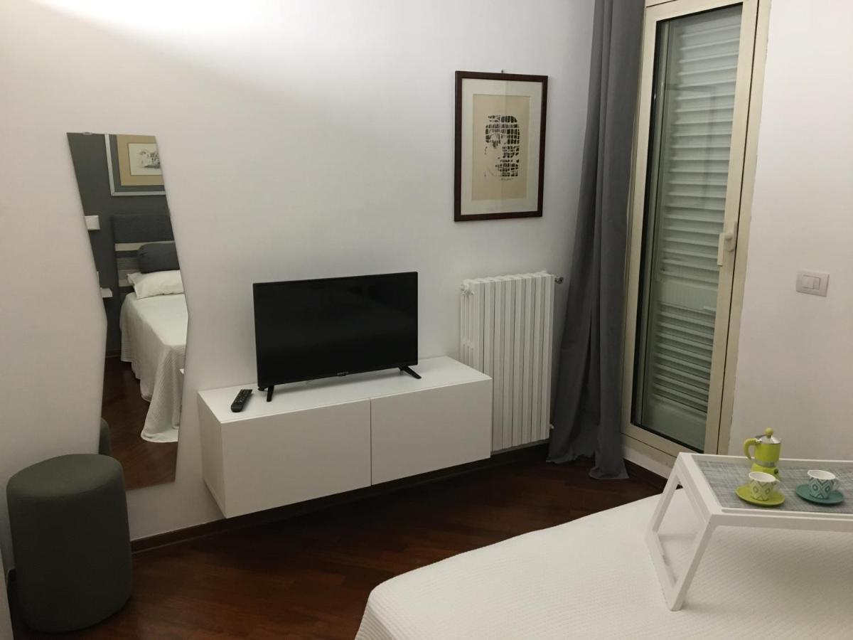 Michi'S Home - Attico In Centro Bari Bagian luar foto